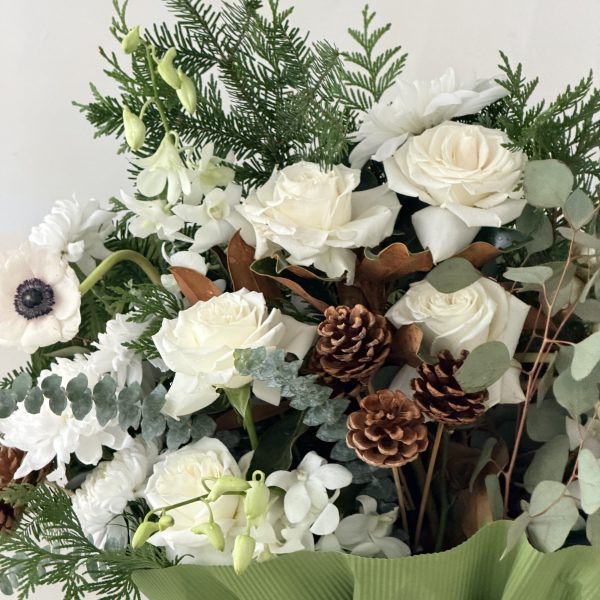 White Christmas Bouquet - Image 3